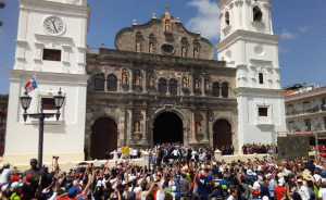 Semena Santa in Panama Church2